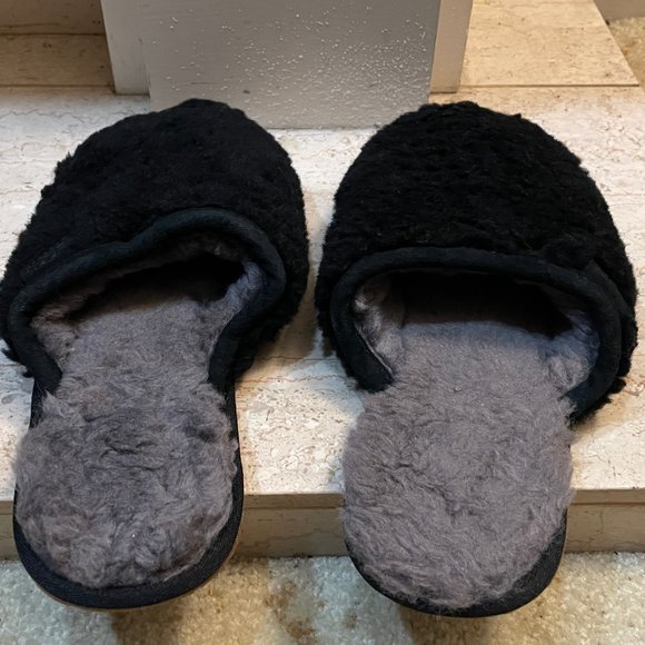Ugg House Slippers Slip-ons - 9 - Picture 4 of 6